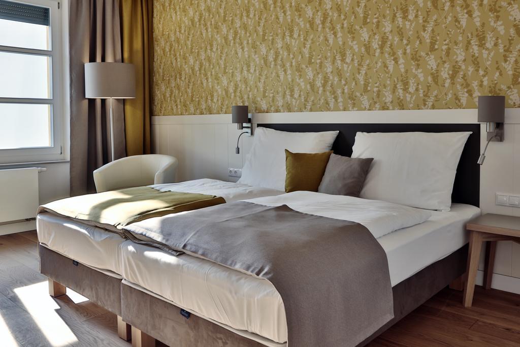 Hubertus Hof Landhotel Balatonfenyves Kamer foto