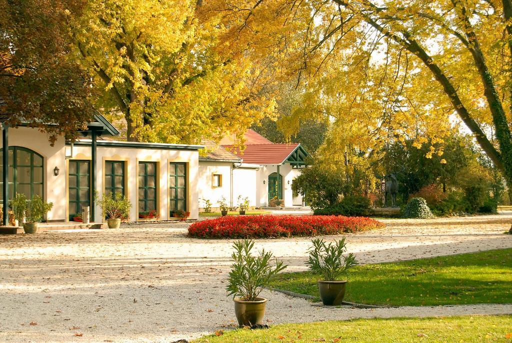 Hubertus Hof Landhotel Balatonfenyves Buitenkant foto